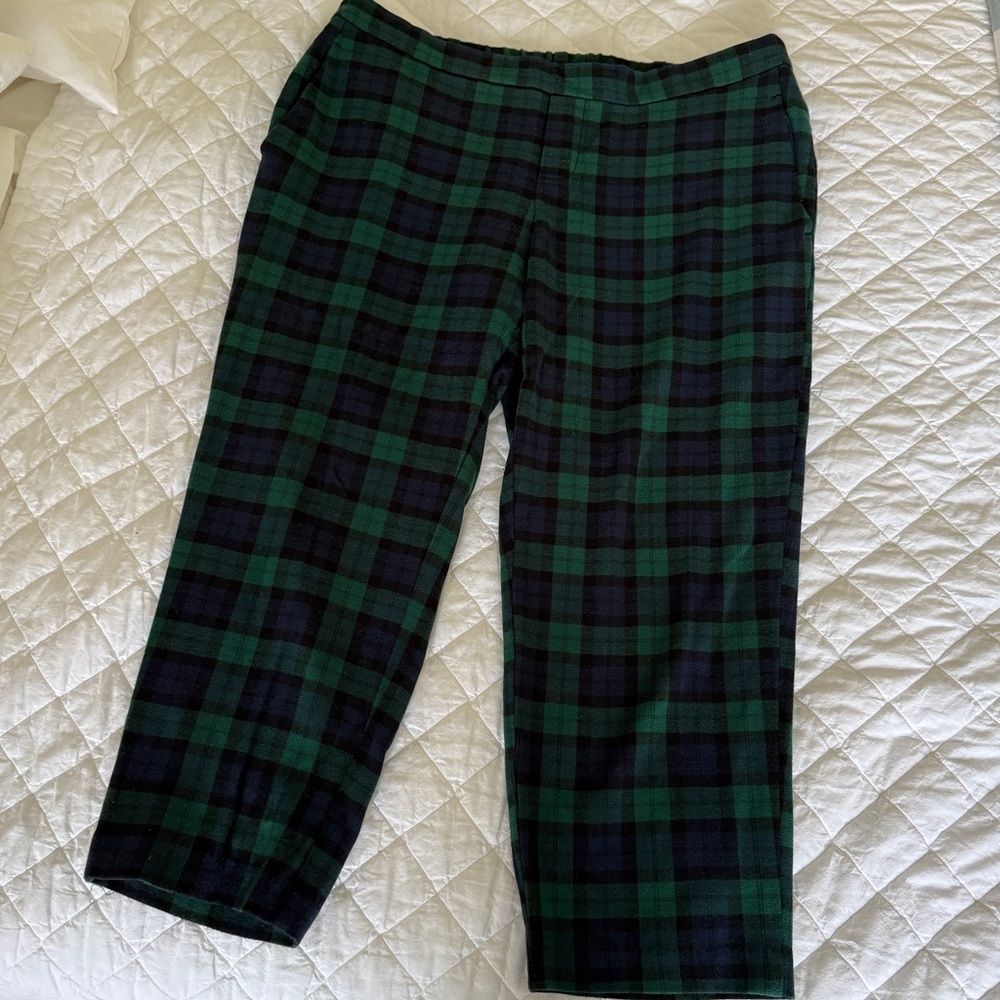 Old Navy Women's Green and Black Plaid Cropped Pants tartan holiday Christmas